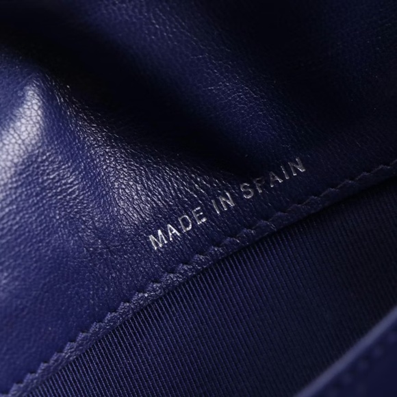 Chanel CC Gusset Flap Wallet in Quilted Leather - Picture 6 of 13